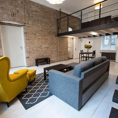 Stylish Studio Apartment In The Heart Of ريغا المظهر الخارجي الصورة